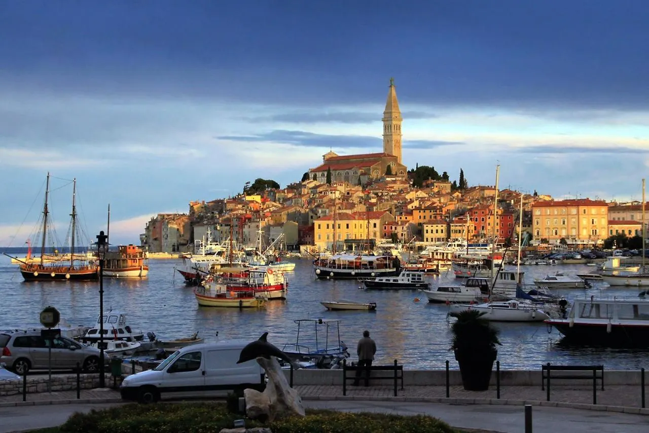 Apartments With A Parking Space Rovinj - 3393